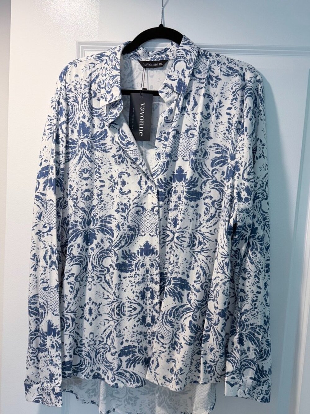 Plus size 2x beautiful shirt, dressy, soft material, NEW w tags!